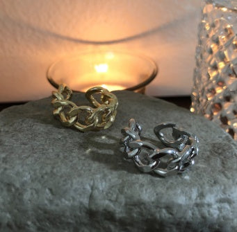 Ring chain with unique design